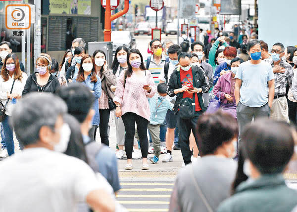 本港新冠肺炎疫情持續，市民人心惶惶。