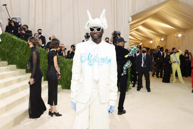 Virgil Abloh Explores Tradition in Louis Vuitton Pre-Collection