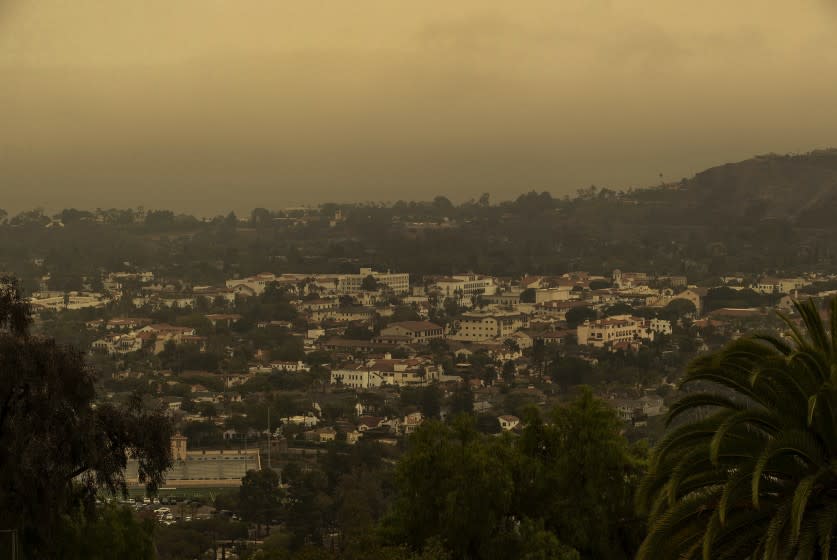 SANTA BARBARA, CA -SEPTEMBER 24, 2021: Overall, shows the view from Alameda Padre Serra Drive in Santa Barbara. The poor air quality is due to the smoke from the wildfires burning in Northern California. (Mel Melcon / Los Angeles Times)