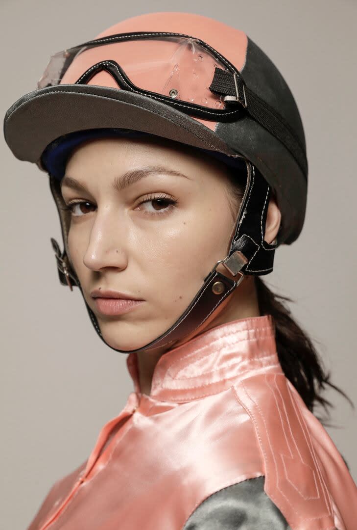 Úrsula Corberó como Abril, su personaje en El Jockey