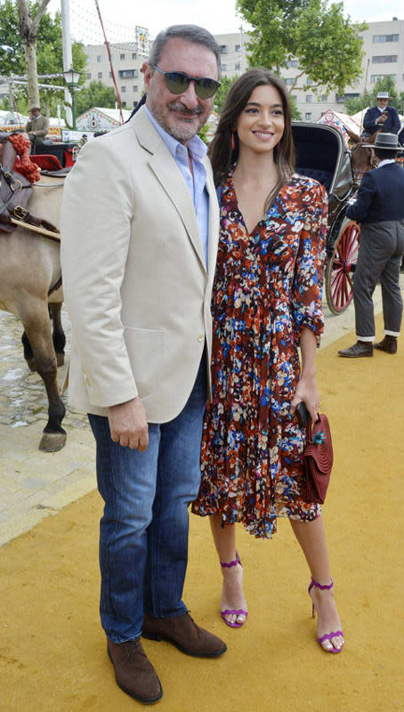Carlos Herrera y su hija Rocío Crusset en la feria de Sevilla