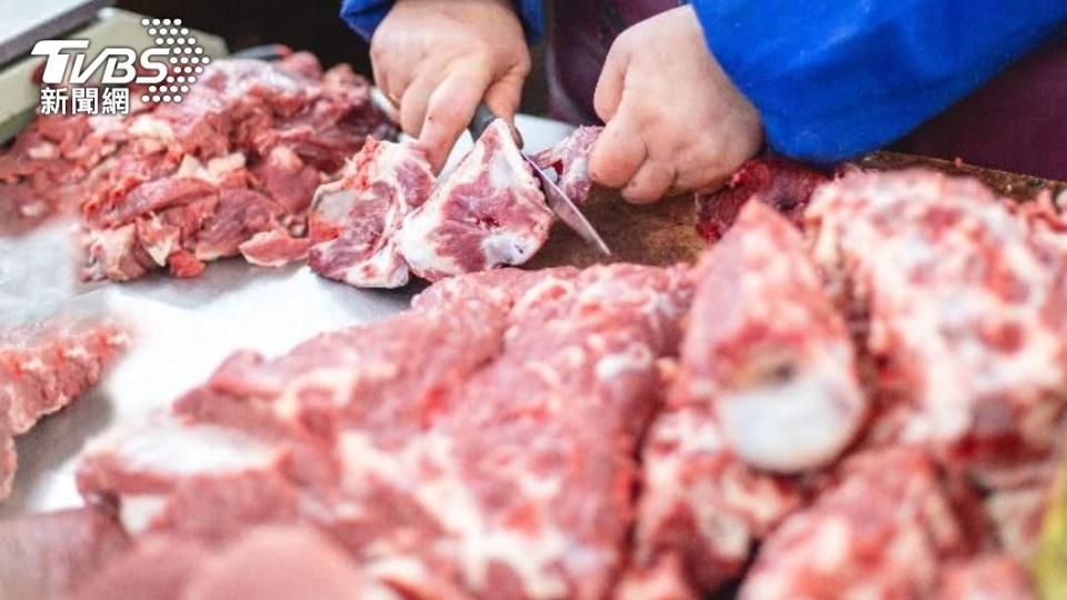 通常是因為生食或不乾淨的水，進而吃進蟲卵。（示意圖／shutterstock達志影像）