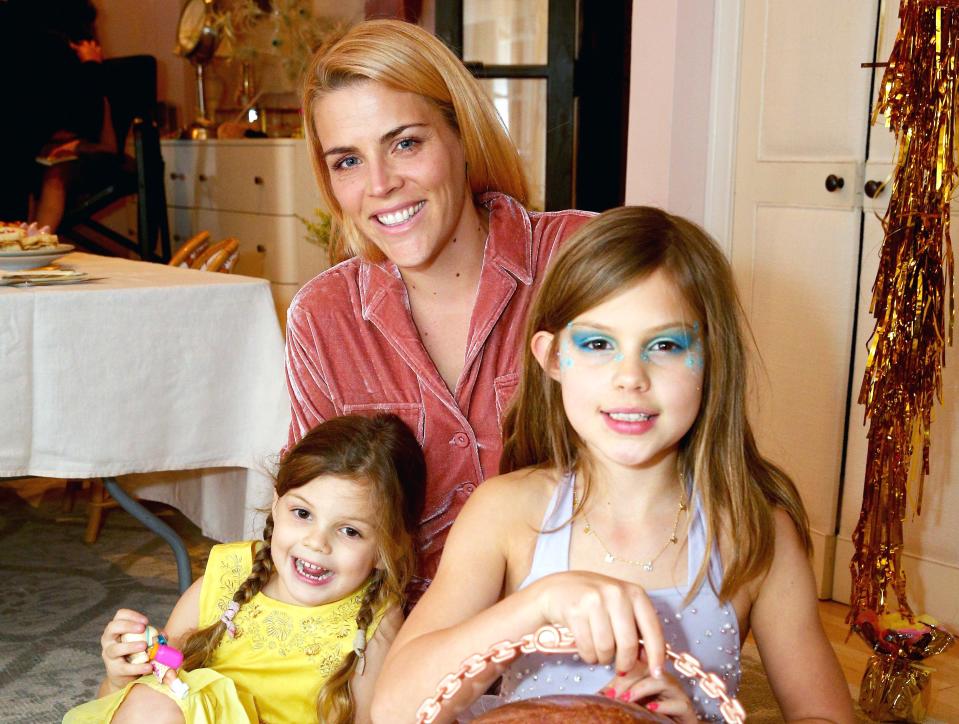 Busy Philipps, Cricket Pearl and Birdie Leigh 