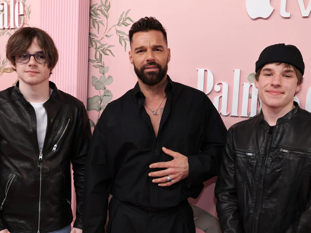 Ricky Martin mit seinen Zwillingen in Los Angeles. (Bild: Eric Charbonneau/Getty Images for Apple TV+)