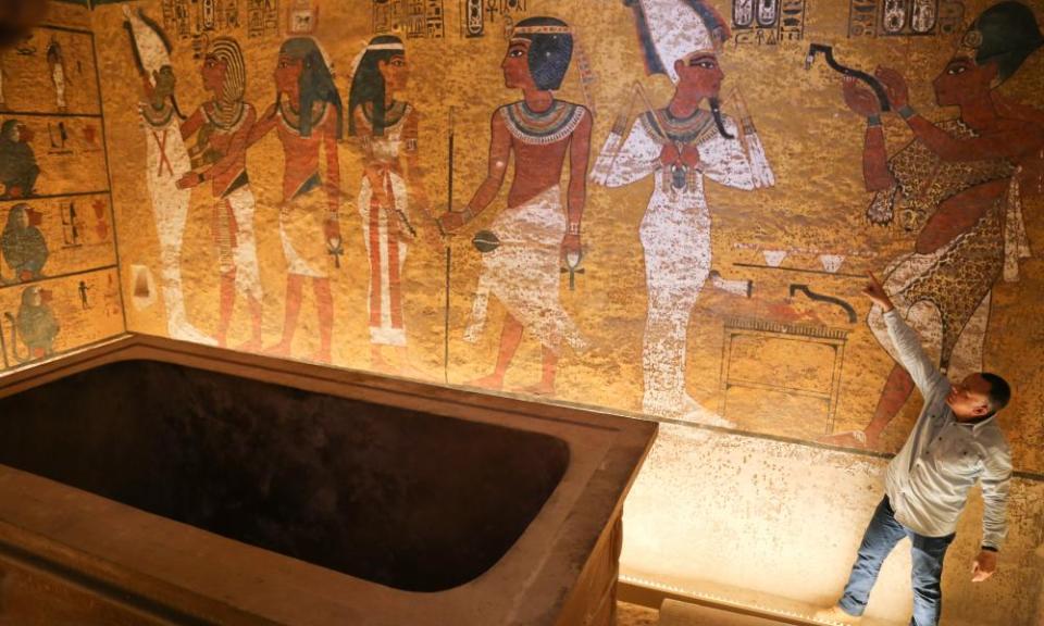 Inside view of Tutankhamun&#x002019;s burial chamber.