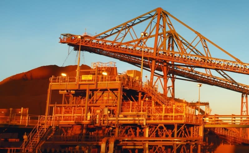 Iron ore price fall hits WA