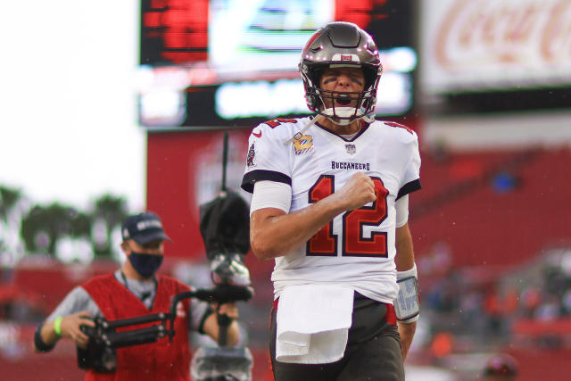 Tom Brady in a Bucs uniform still doesn't look right (Video)