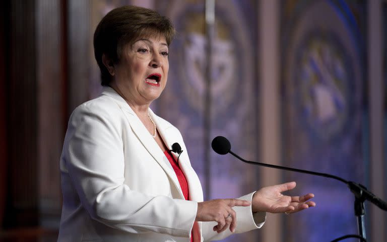 La directora gerente del Fondo Monetario Internacional, Kristalina Georgieva, da un discurso sobre economía en la Universidad de Georgetown, en Washington, el jueves 6 de octubre de 2022. (Foto AP/J. Scott Applewhite)