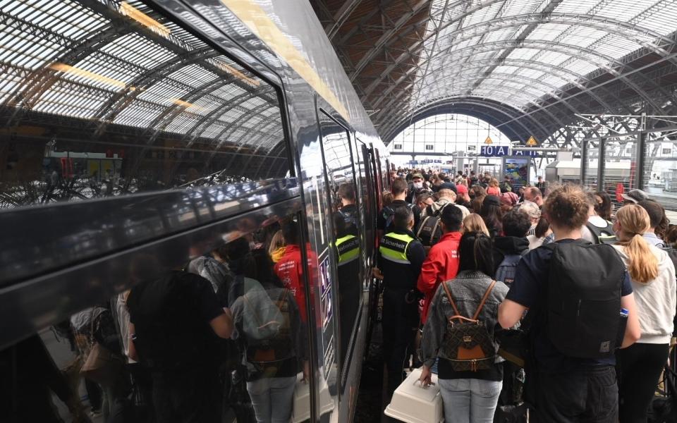 Besonders am Pfingstwochende wurde es durch das 9-Euro-Ticket voll in den Regionalbahnen.