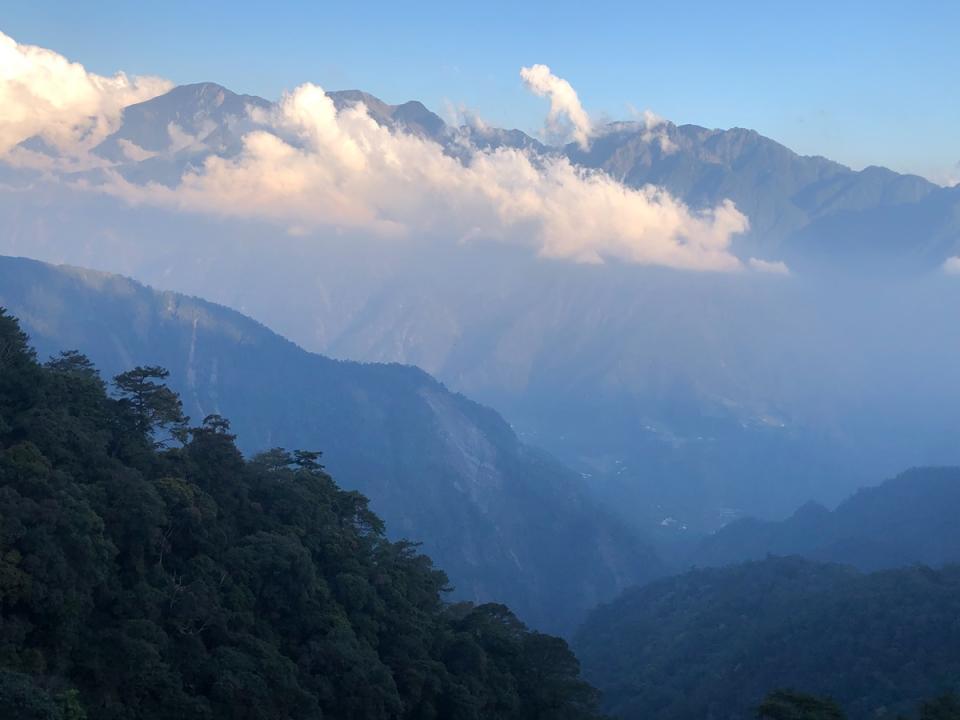 農業部林業保育署提醒民眾非必要暫勿進入山區，已登山在山區者請儘速下山。（圖：林業保育署提供、林正智攝）
