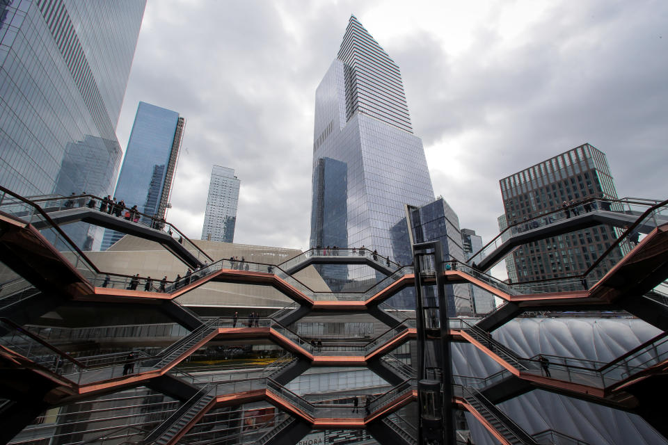 <p>En total son casi 2.500 escalones y 80 descansillos desde los que se pueden contemplar unas vistas espectaculares de la ciudad de Nueva York. (Foto: Brendan McDermid / Reuters). </p>