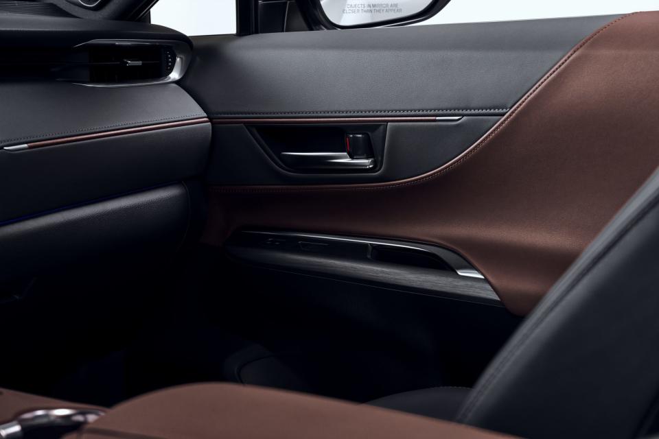 2021-Toyota-Venza_Interior_013-scaled.jpg