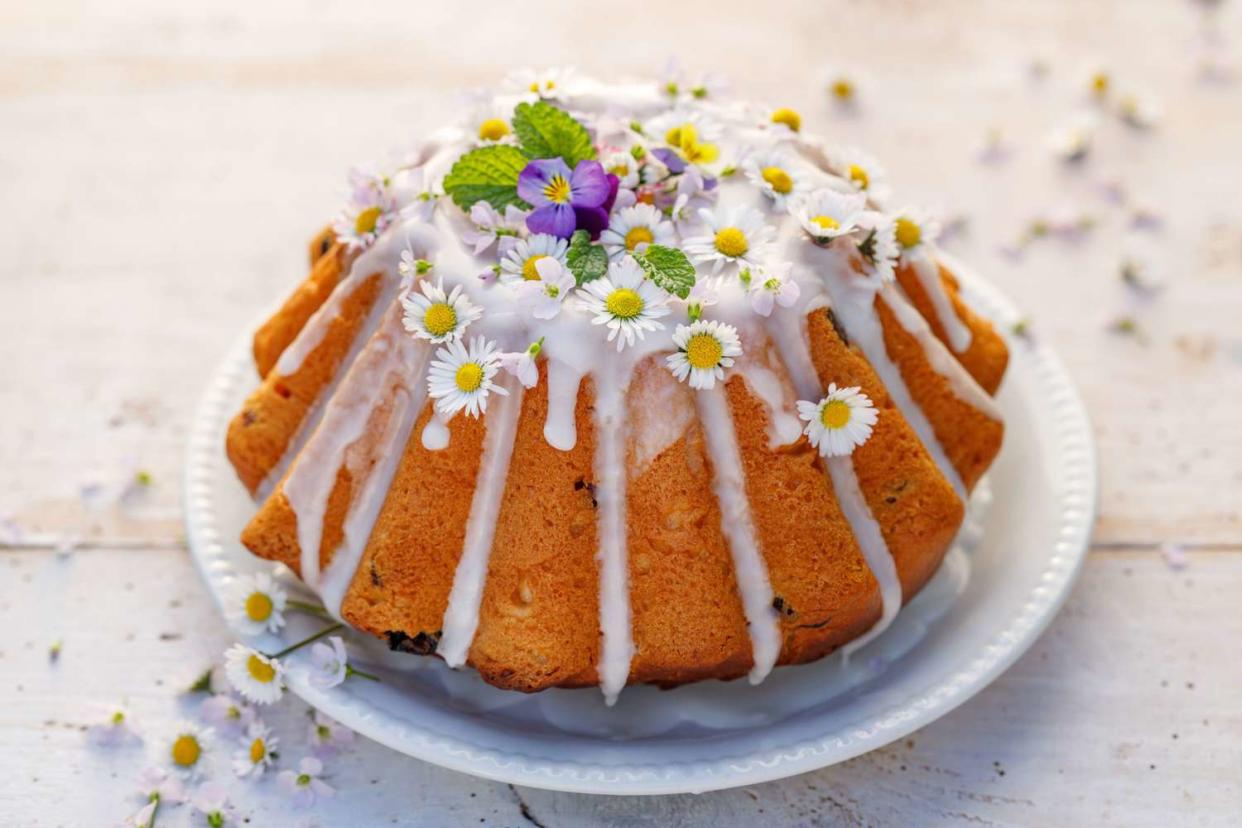 cake with wildflowers decorated on top