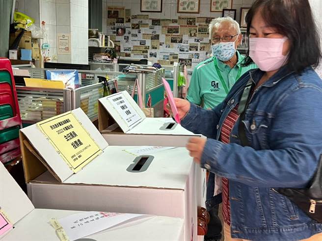 民進黨澎湖縣黨部改選，三屆同額競選遭老黨員痛批反民主。（澎湖縣黨部提供）