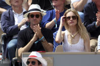 <p>L'hommes d'affaires Antoine Arnault et sa compagne la mannequin Natalia Vodianova, le 9 juin 2023 dans les gradins de Roland-Garros. (Photo by Jean Catuffe/Getty Images)</p> 