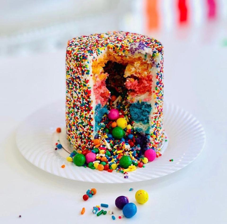 We Tried the Flour Shop x Williams-Sonoma Explosion Cake Kit