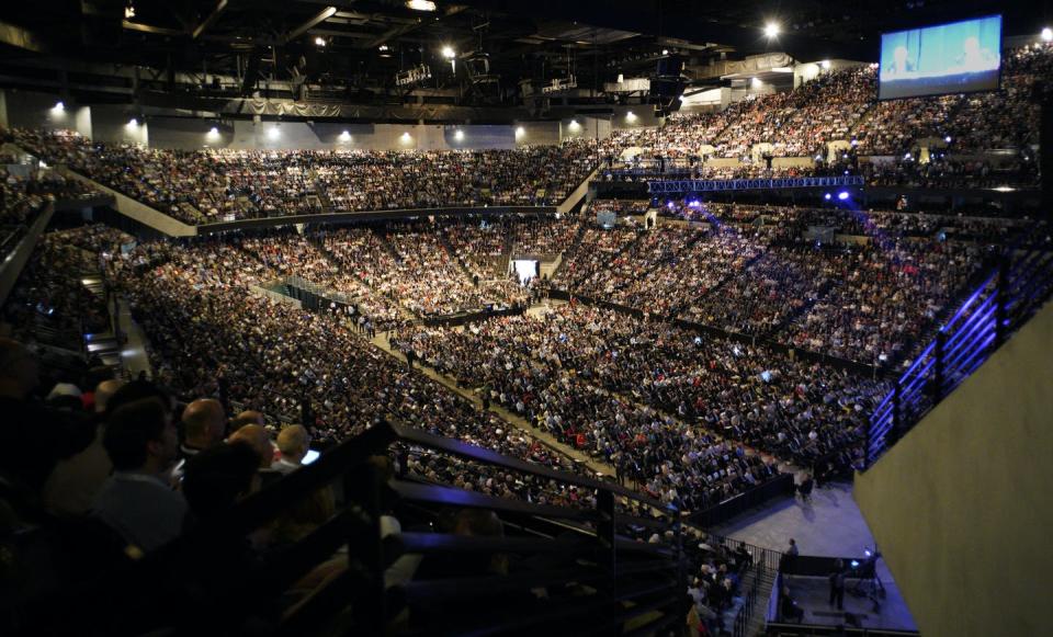 Berkshire Hathaway shareholders fill the CenturyLink arena in Omaha, Nebraska