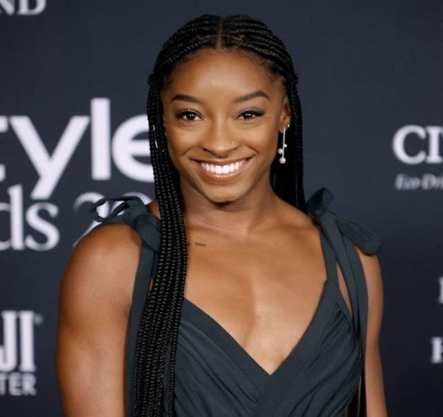 Simone Biles Responded To Twitter Trolls Bashing Her Wedding Hairstyle, And  I'm Tired Of The Internet Trying To Ruin Happy Moments - Yahoo Sports