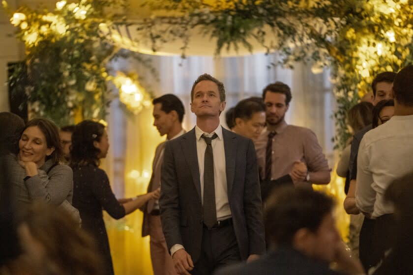 En esta imagen difundida por Netflix, Neil Patrick Harris en una escena de la serie "Uncoupled". (Barbara Nitke/Netflix vía AP)