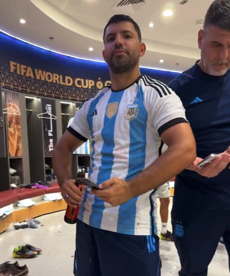 Brindis y festejos al ritmo de la cumbia en el vestuario de la selección argentina