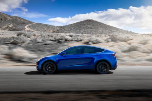 Tesla Model Y, Electric SUV with the possibility of autonomous driving  Photos