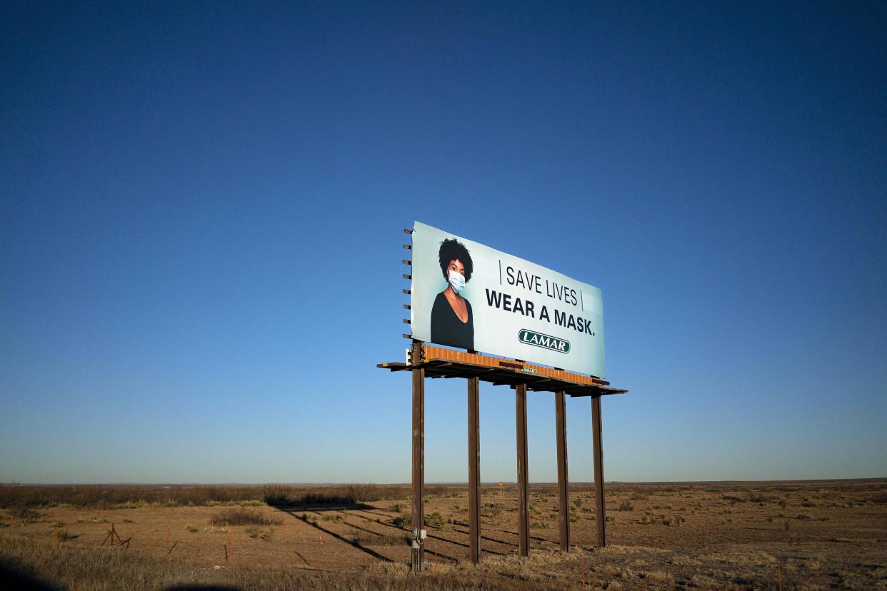 Un anuncio que fomenta el uso del cubrebocas en San Jon, Nuevo México, el 9 de diciembre de 2020. (Ruth Fremson/The New York Times)