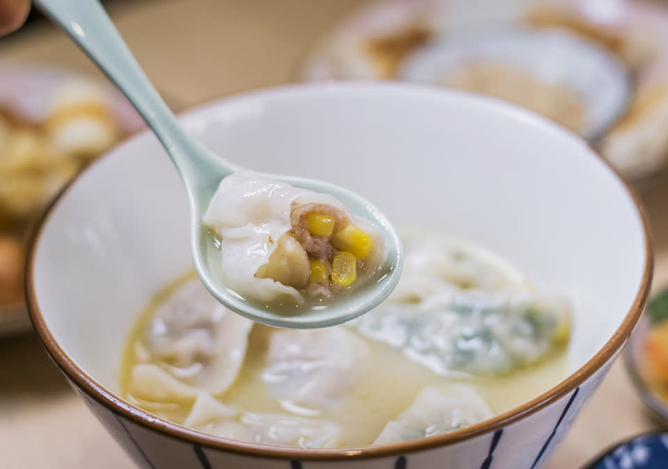 黃埔美食︱黃埔小巷手工餃子店 無味精雞湯拌餃 招牌鮮蝦帶子餃+糖不甩麻糬餃子