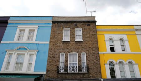 A row of houses are seen in London, Britain June 3, 2015. REUTERS/Suzanne Plunkett/File Photo