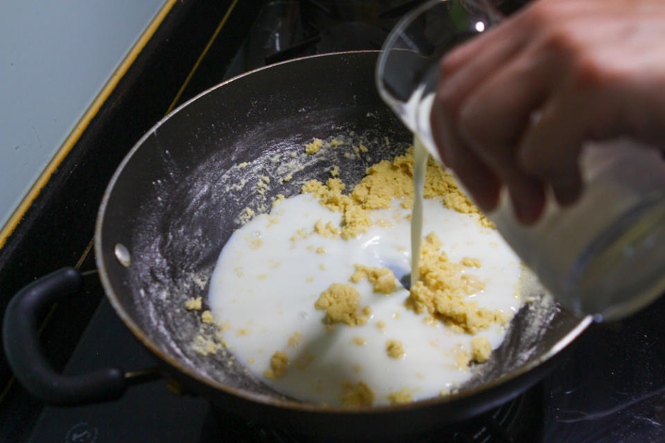 Tillamook - image of pouring milk to form roux