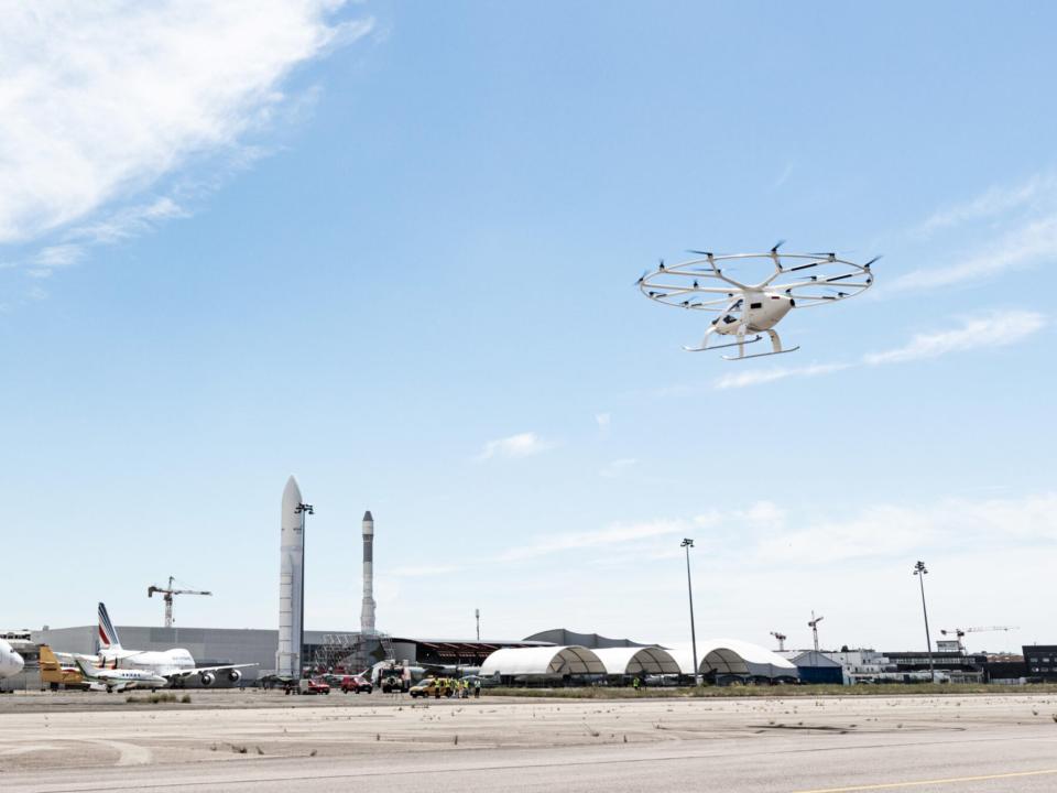 Volocopter 2X vuela en el foro aéreo de París el lunes (Volocopter)