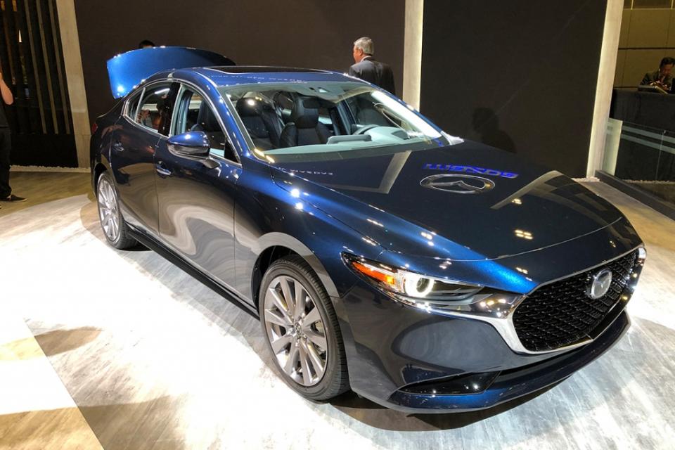 2019-mazda3-sedan