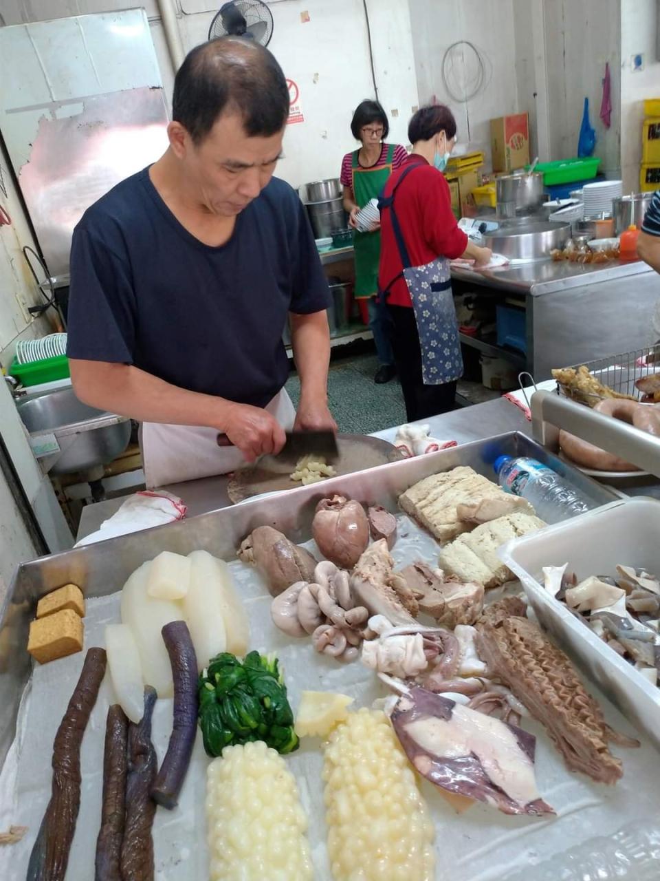 網友大推「阿魯香腸熟肉」的隔間肉。（圖／翻攝自美食公社 臉書社團）