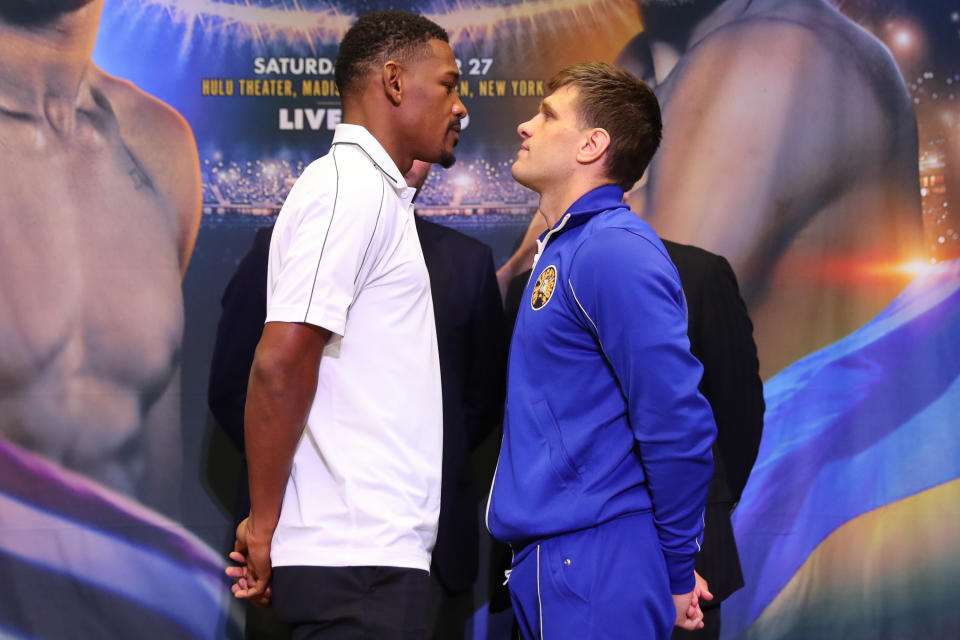 Daniel Jacobs (L) and Sergiy Derevyanchenko (R) faceoff at Madison Square Garden on Oct. 24, 2018, in New York. (Getty Images)