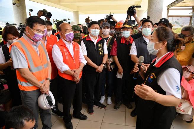 地震後衝擊觀光，縣長徐榛蔚、立委傅崐萁向蘇貞昌院長提出振興觀光方案，獲回應。（資料照片）