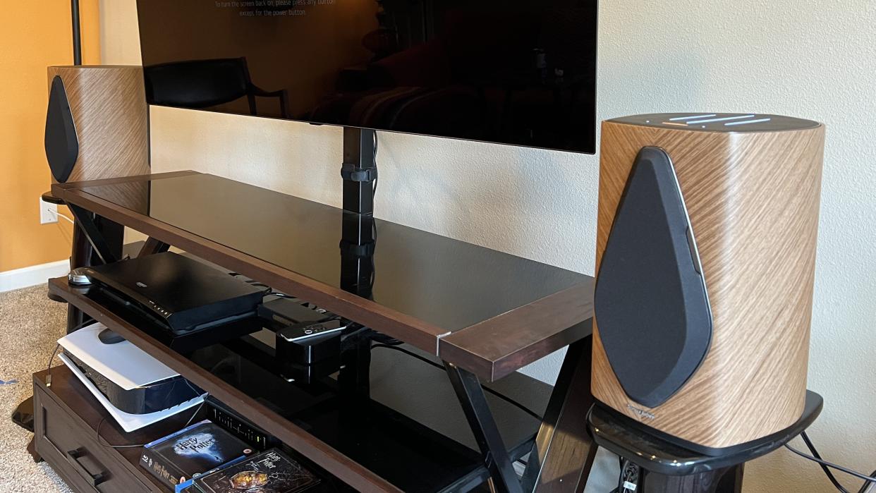  Sonus faber duetto speakers on stands in living room. 