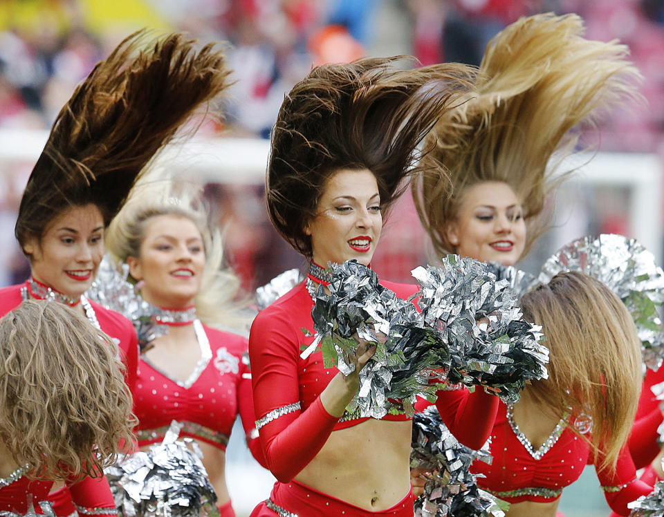 Cheerleaders hair fly