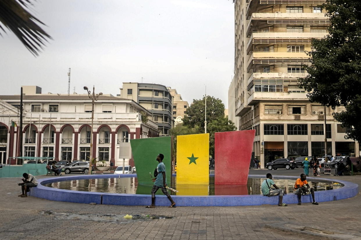 À Dakar, les législatives françaises continuent d’animer les conversations.  - Credit:Mosa'ab Elshamy/AP/SIPA