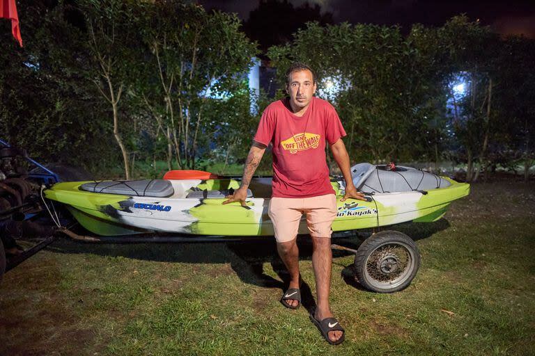 Federico Gómez, el pescador que vio llegar y entrar al mar a Ramón Román y Gabriel Raimann, las personas que se encuentran desaparecidas desde el domingo pasado en Cariló