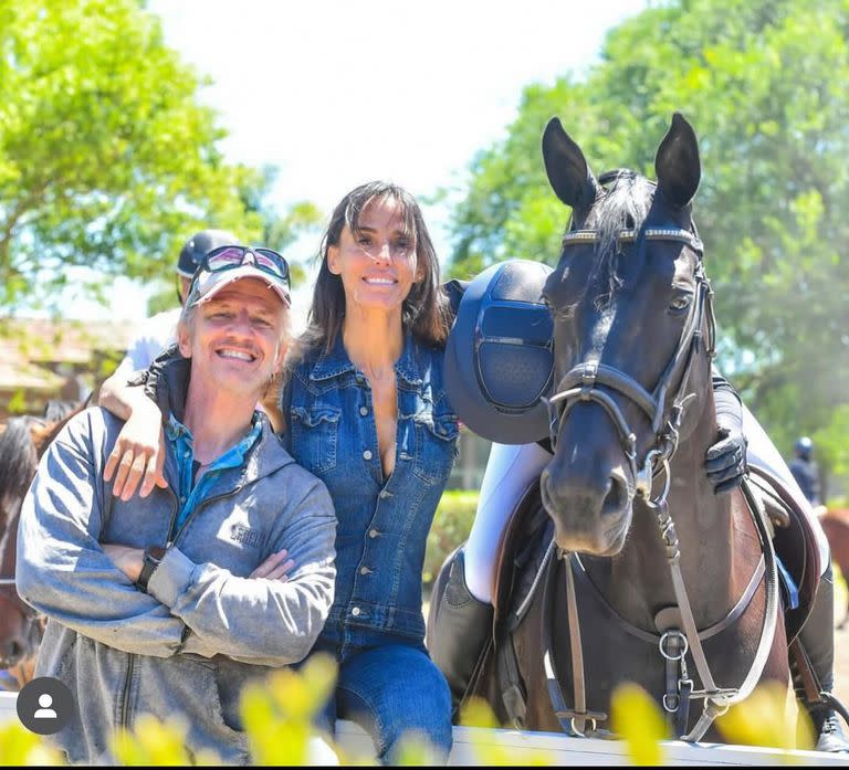 Facundo Arana, María Susini junto a India (Foto: Instagram @facundoaranatagle)