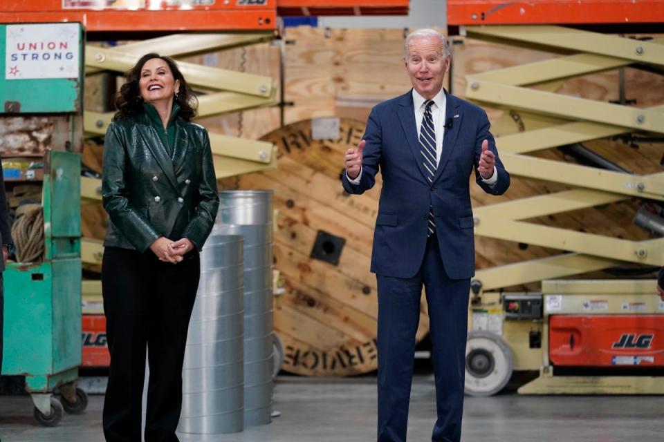 President Joe Biden tours SK Siltron CSS, a computer chip factory in Bay City, Mich., Tuesday, Nov. 29, 2022, with Michigan Gov. Gretchen Whitner. (AP Photo/Patrick Semansky) (AP)