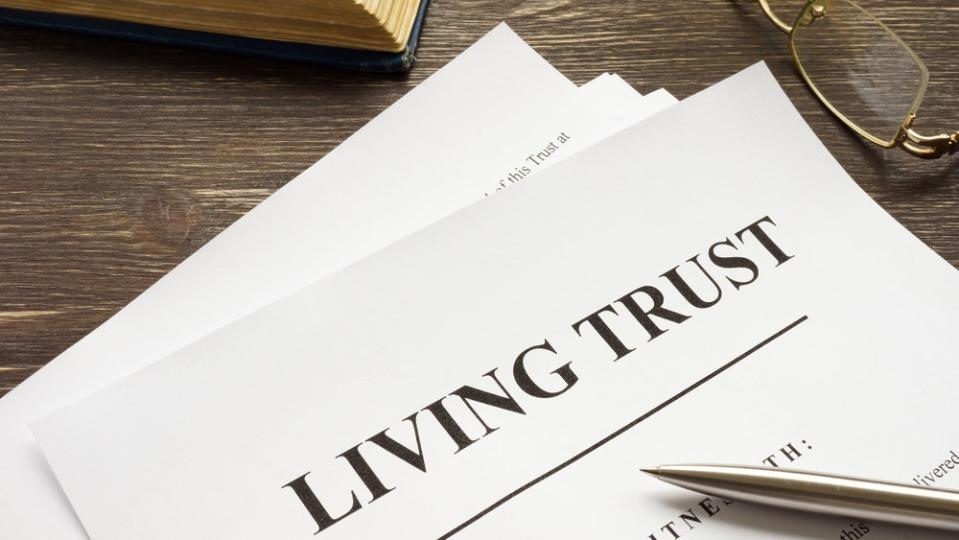 Suze Orman Explains Why Savvy Families Are Secretly Crafting 'Living Trusts' to Shield Wealth from Greedy Probate Courts