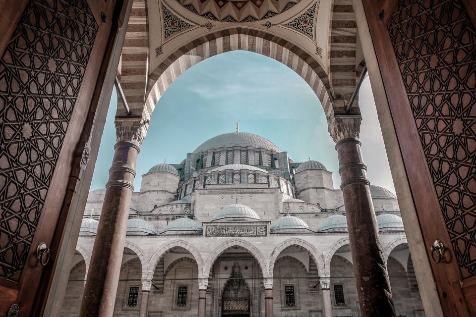 The doors of Süleymaniye Mousque in Istanbul