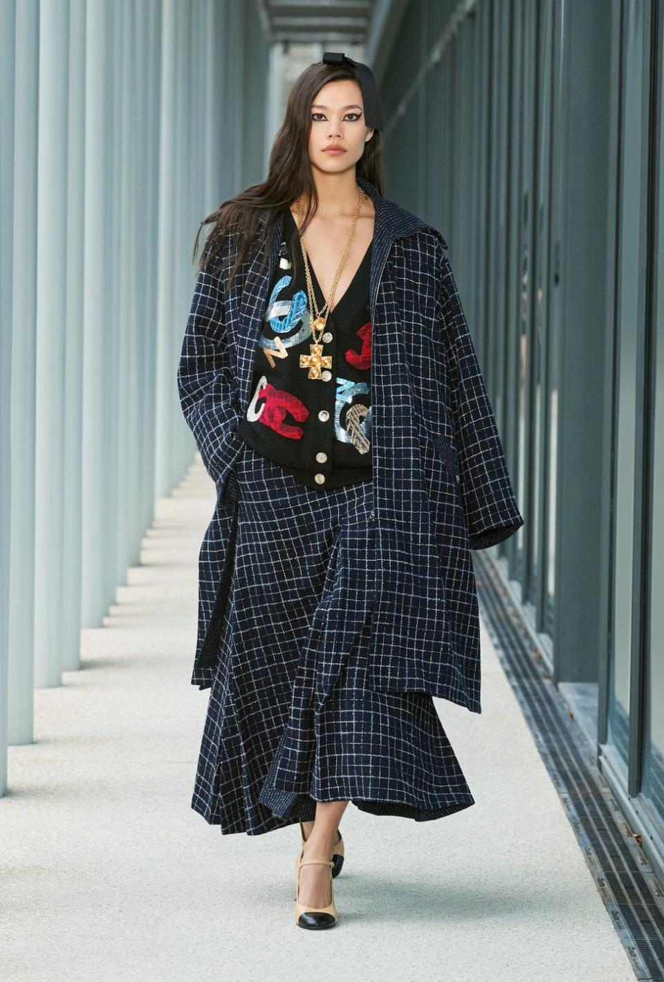 Every look you need to see from Chanel's Métiers d'art 2021 show