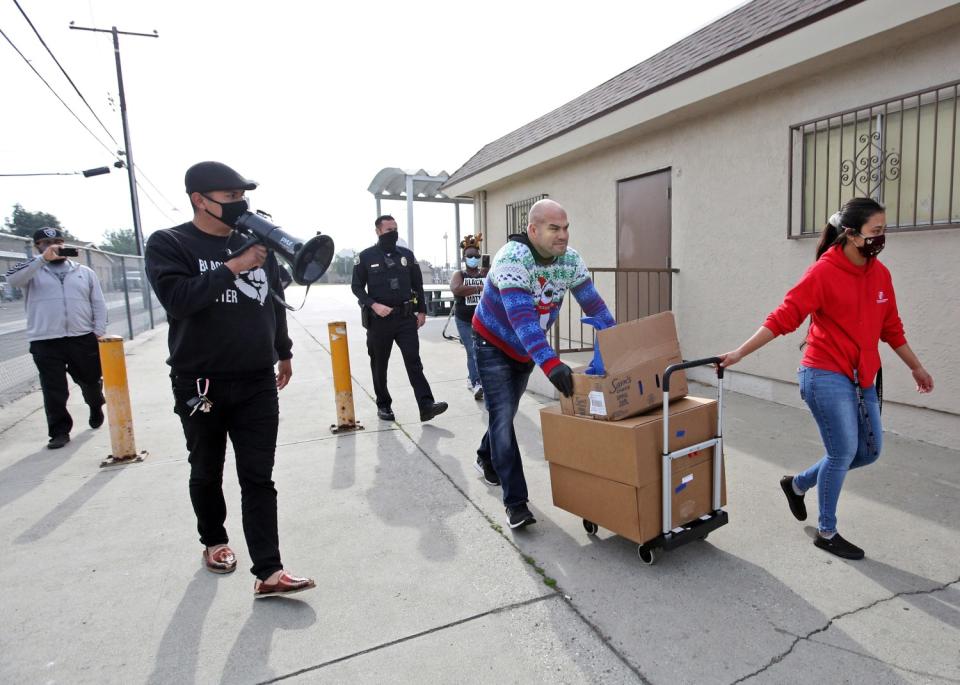 Tito Ortiz, former UFC fighter was repeatedly asked by local activist Victor Valladares why he wasn't wearing a mask.