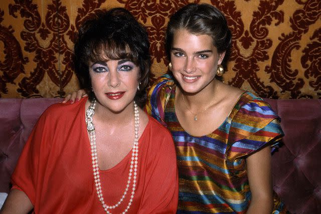 <p>Sonia Moskowitz/IMAGES/Getty </p> Elizabeth Taylor and Brooke Shields in 1981