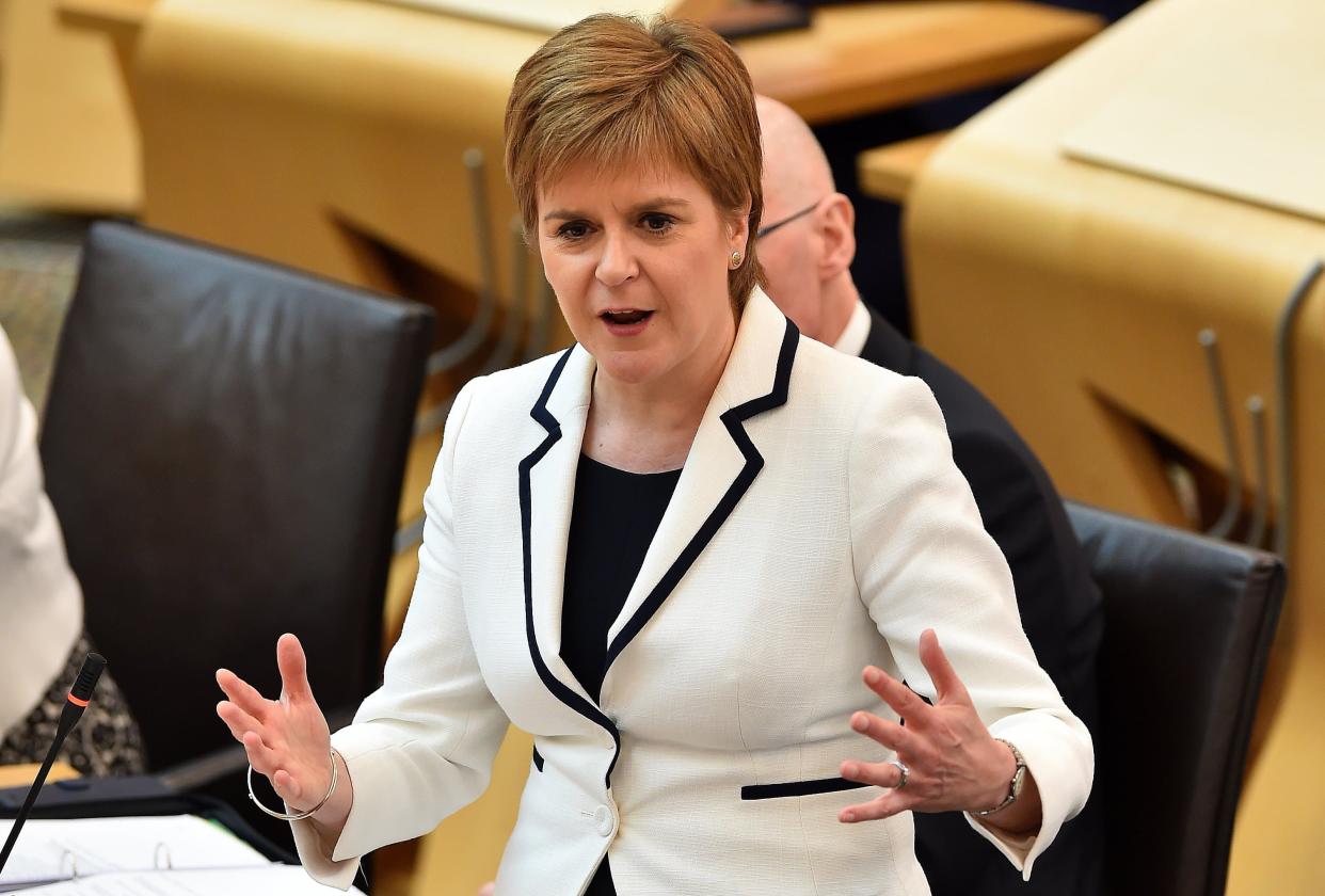 La Première ministre de l'Écosse, Nicola Sturgeon a proposé un nouveau référendum sur le Brexit et l'indépendance de la province britannique avant la fin 2021, dans un discours au parlement écossais à Edimbourg, le 24 avril 2019. - ANDY BUCHANAN / AFP