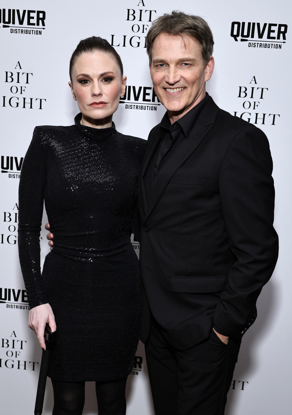 Closeup of Anna Paquin and Stephen Moyer