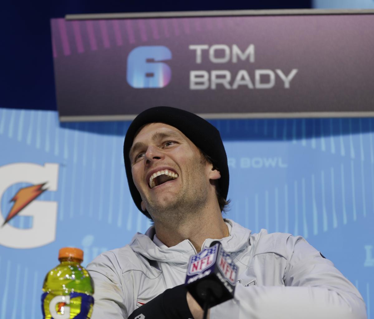 Watch Tom Brady React to Mean Tweets in a New Jimmy Kimmel Video