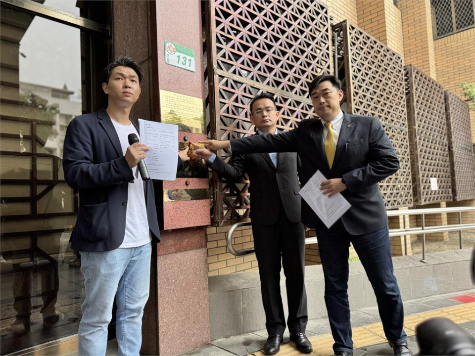 邱毅奔賴清德老家「猛打違建議題」惹居民反彈！她狠譏：為選舉蹭熱度