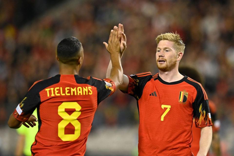 belgium's midfielder kevin de bruyne r celebrates with teammates after opening the scoring during the nations league league a group 4 football match between belgium and wales at the king baudouin stadium in brussels on september 22, 2022 photo by john thys  afp photo by john thysafp via getty images